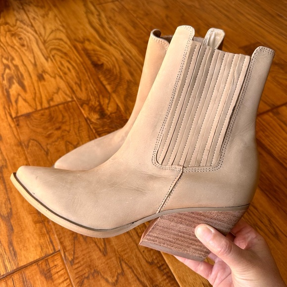 Steve Madden Terezza Tan Nubuck Leather Boots Size 9.5 - Picture 6 of 7